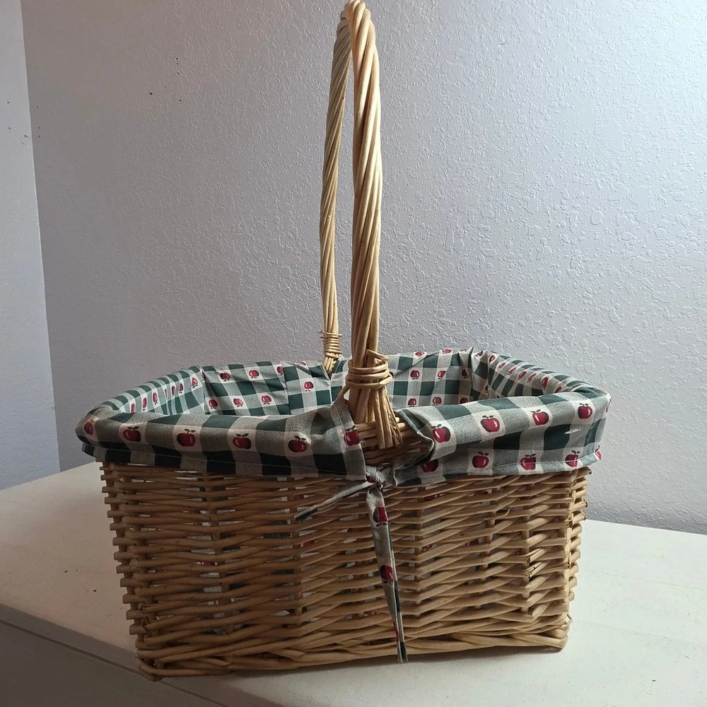 Woven Wicker Picnic Basket Green Gingham Apple Print Liner Farmhouse 15x15 inch‎